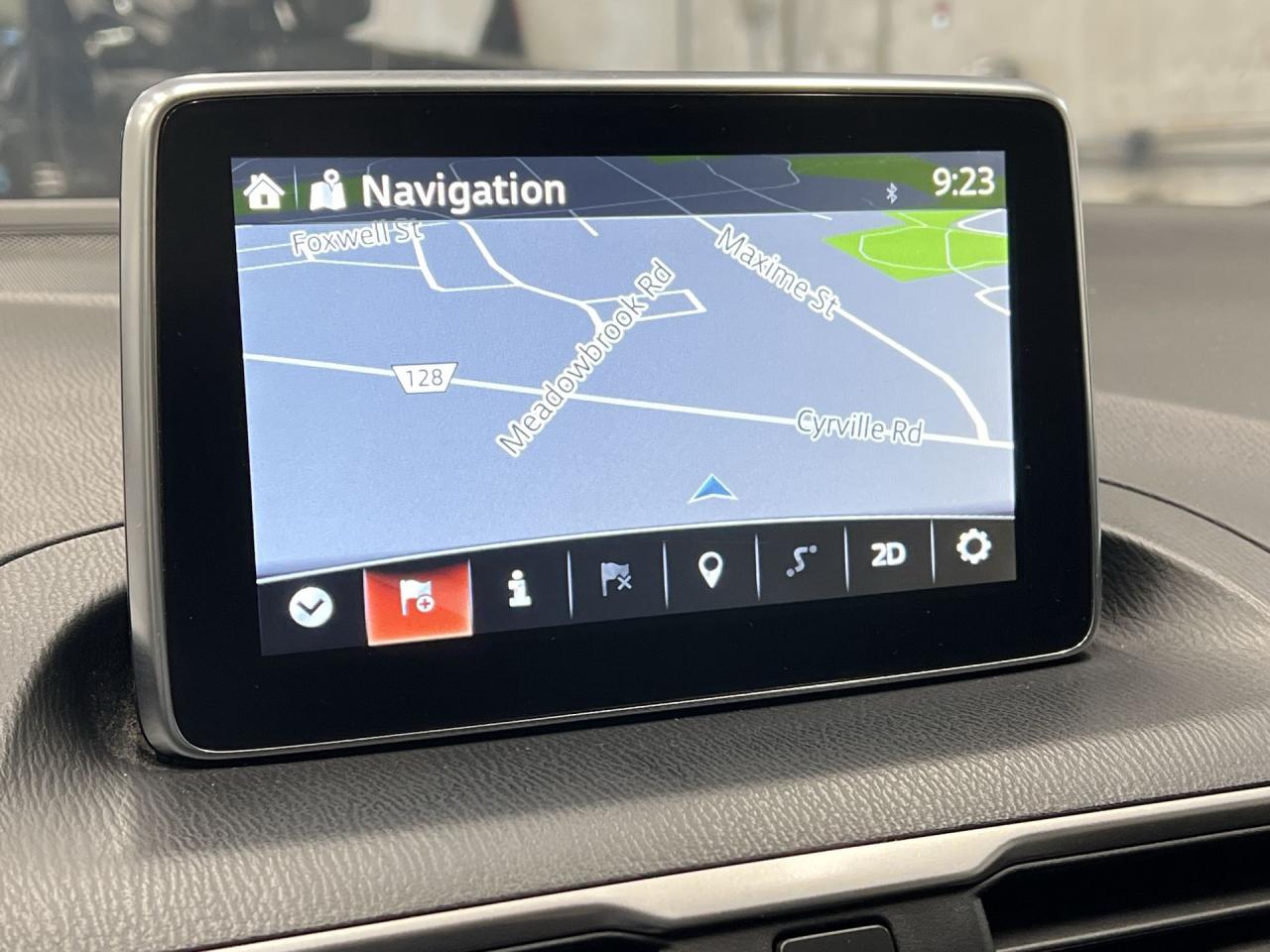 2016 Mazda MAZDA3 6-SPEED | LOW KMS!! | NAV | REAR CAM | BLUETOOTH Photo