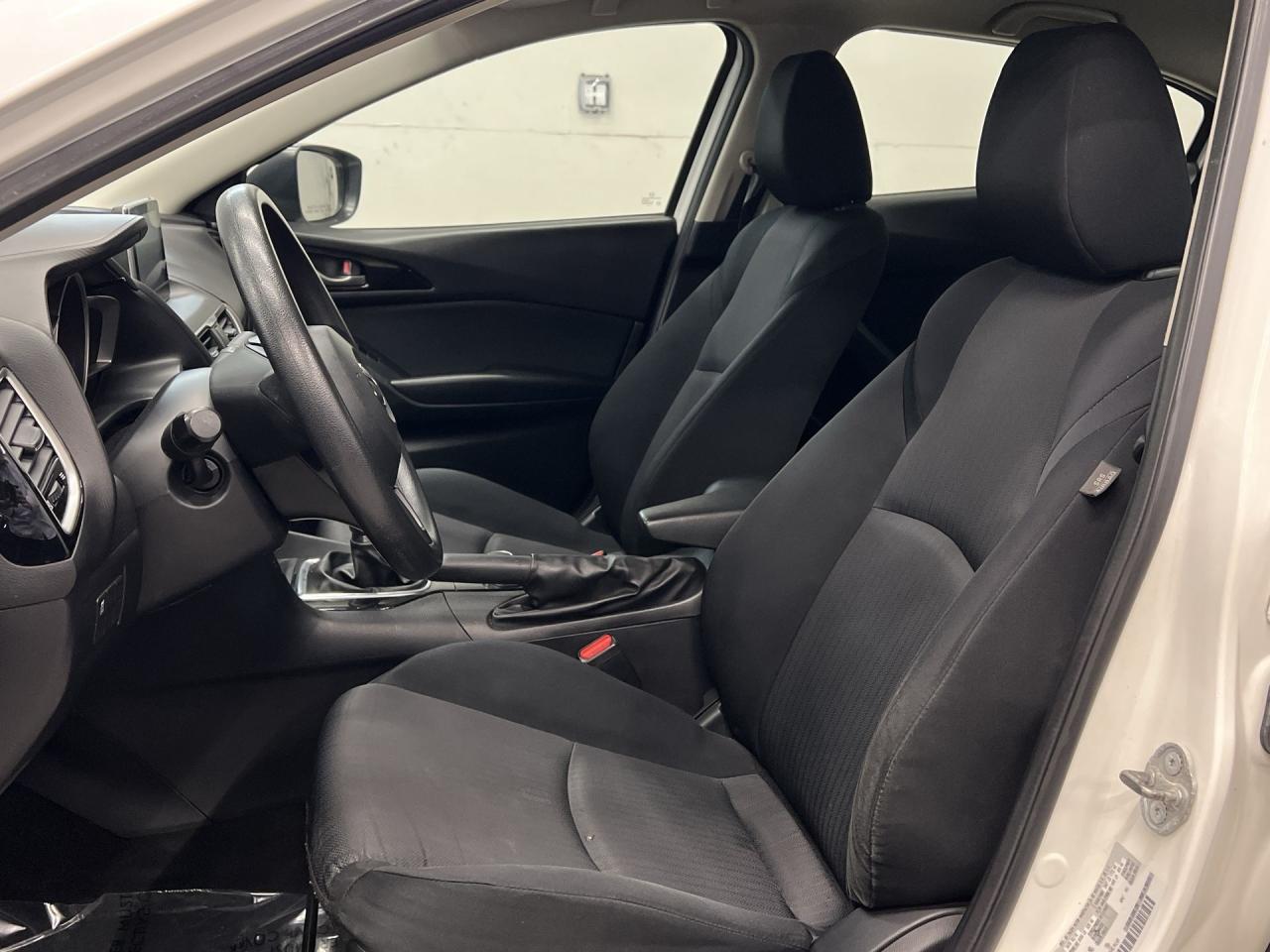 2016 Mazda MAZDA3 6-SPEED | LOW KMS!! | NAV | REAR CAM | BLUETOOTH Photo