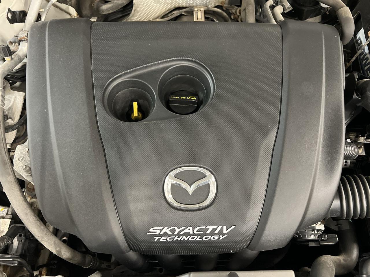 2016 Mazda MAZDA3 6-SPEED | LOW KMS!! | NAV | REAR CAM | BLUETOOTH Photo