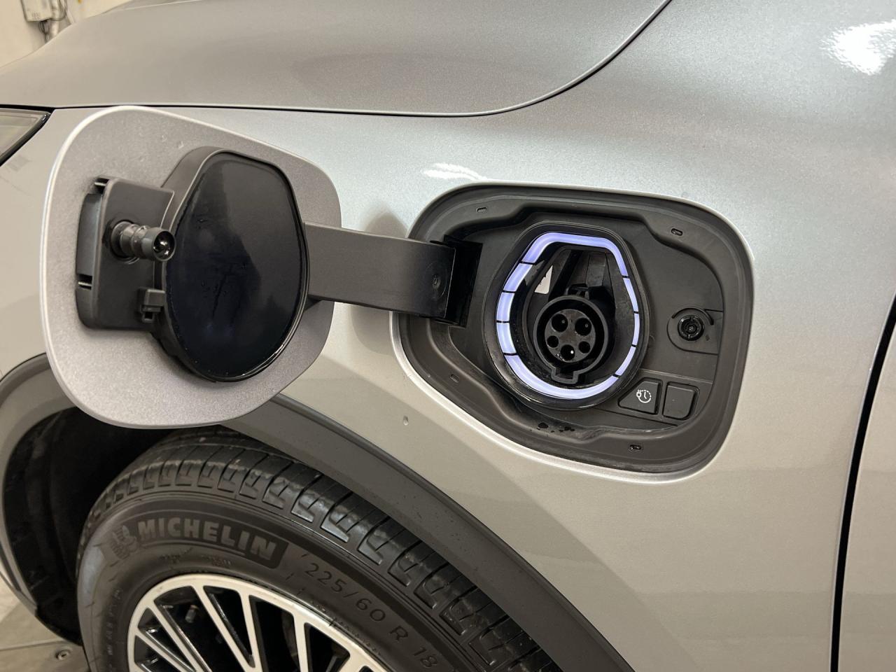 2024 Ford Escape PLUG-IN HYBRID | HTD SEATS | 13IN SCREEN | CARPLAY Photo