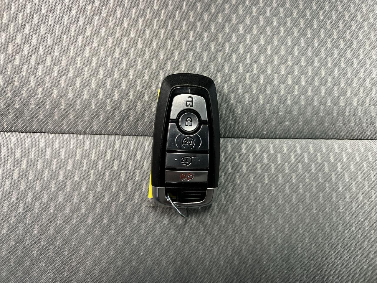 2024 Ford Escape PLUG-IN HYBRID | HTD SEATS | 13IN SCREEN | CARPLAY Photo