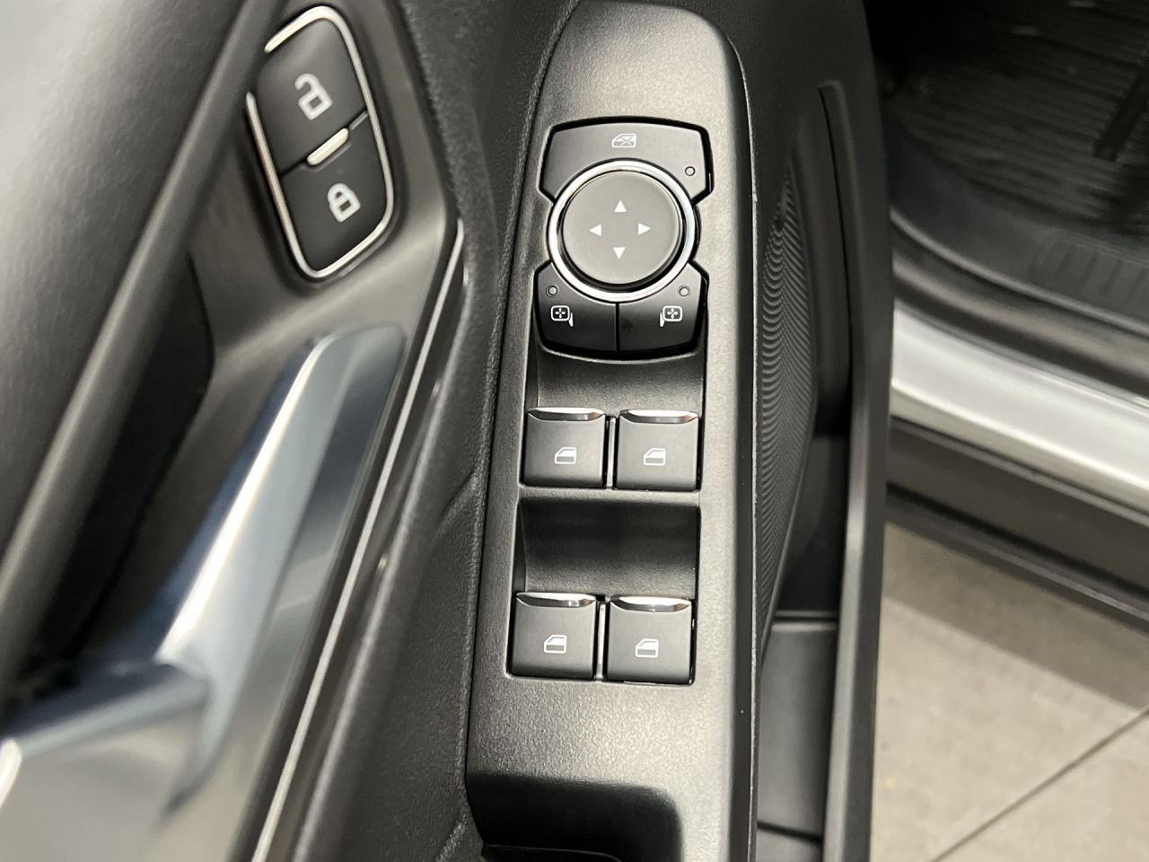 2024 Ford Escape PLUG-IN HYBRID | HTD SEATS | 13IN SCREEN | CARPLAY Photo