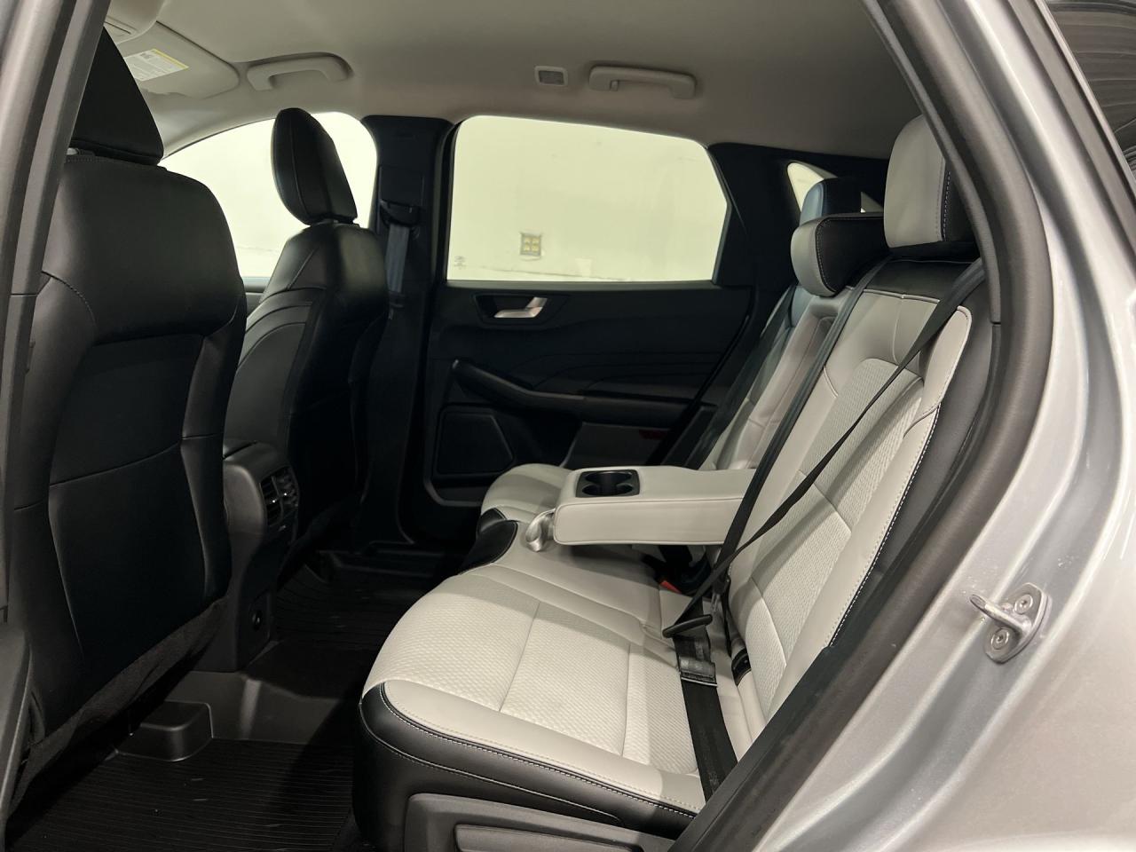 2024 Ford Escape PLUG-IN HYBRID | HTD SEATS | 13IN SCREEN | CARPLAY Photo