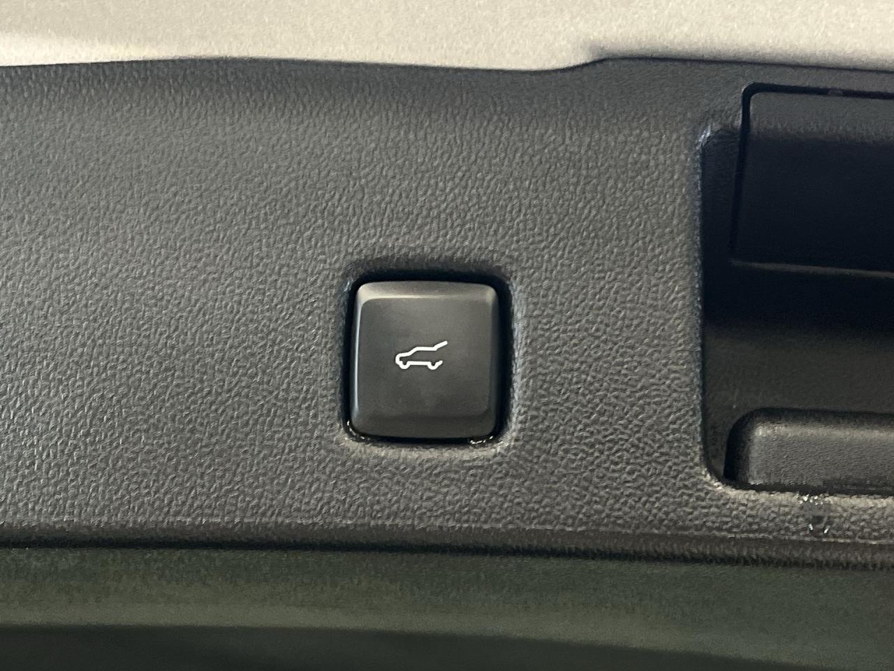 2024 Ford Escape PLUG-IN HYBRID | HTD SEATS | 13IN SCREEN | CARPLAY Photo