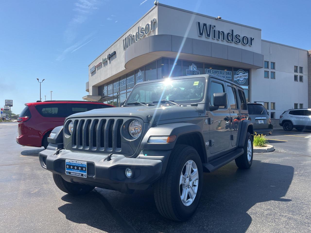 Used 2019 Jeep Wrangler V6 / ANDROID APPLECARPLAY / LEATHER WRAPPED WHEEL for sale in Windsor, ON
