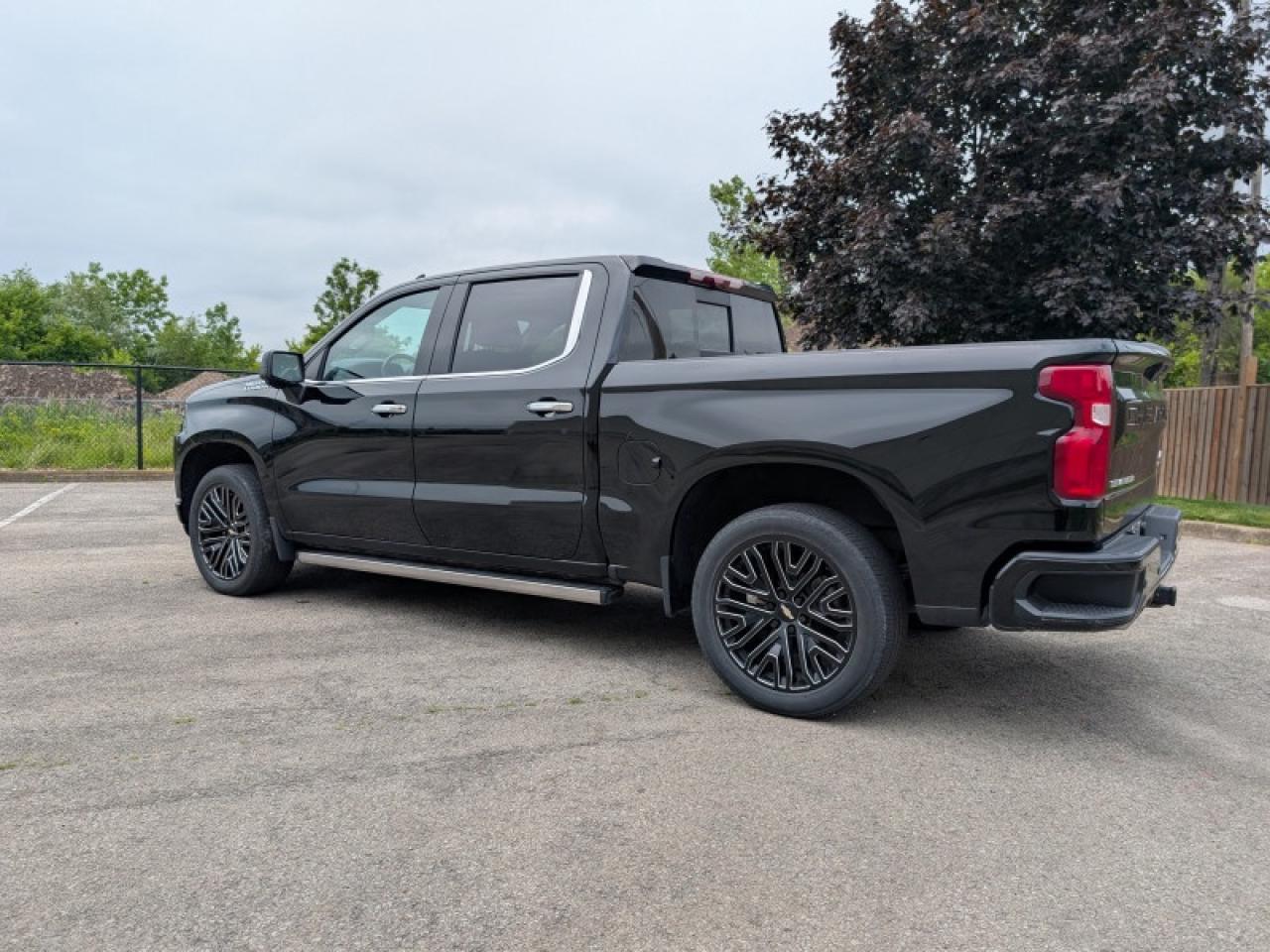 2020 Chevrolet Silverado 1500 High Country  **DELUXE + TECH PKG** Photo2