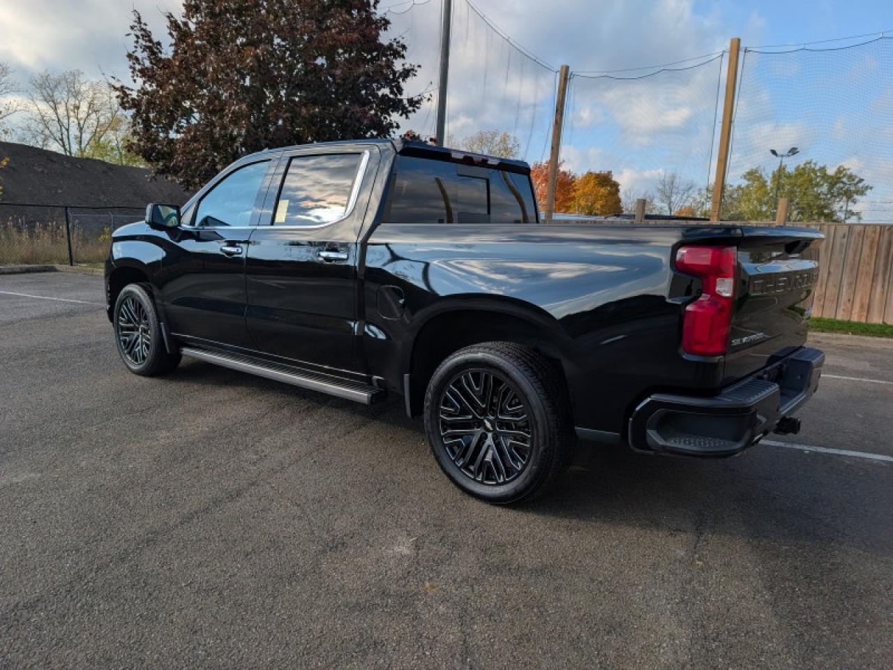 2020 Chevrolet Silverado 1500 High Country  **DELUXE + TECH PKG** Photo