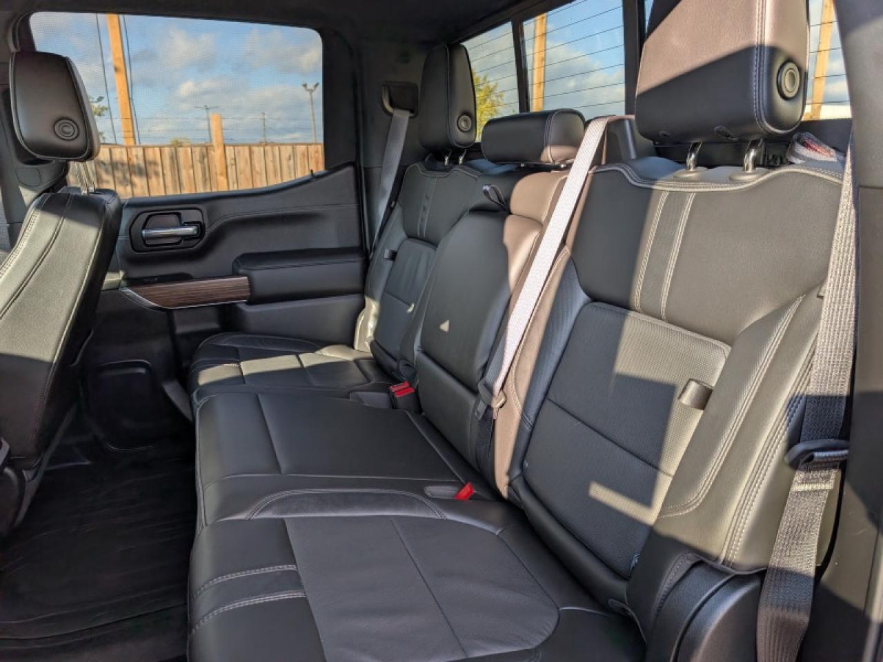 2020 Chevrolet Silverado 1500 High Country  **DELUXE + TECH PKG** Photo