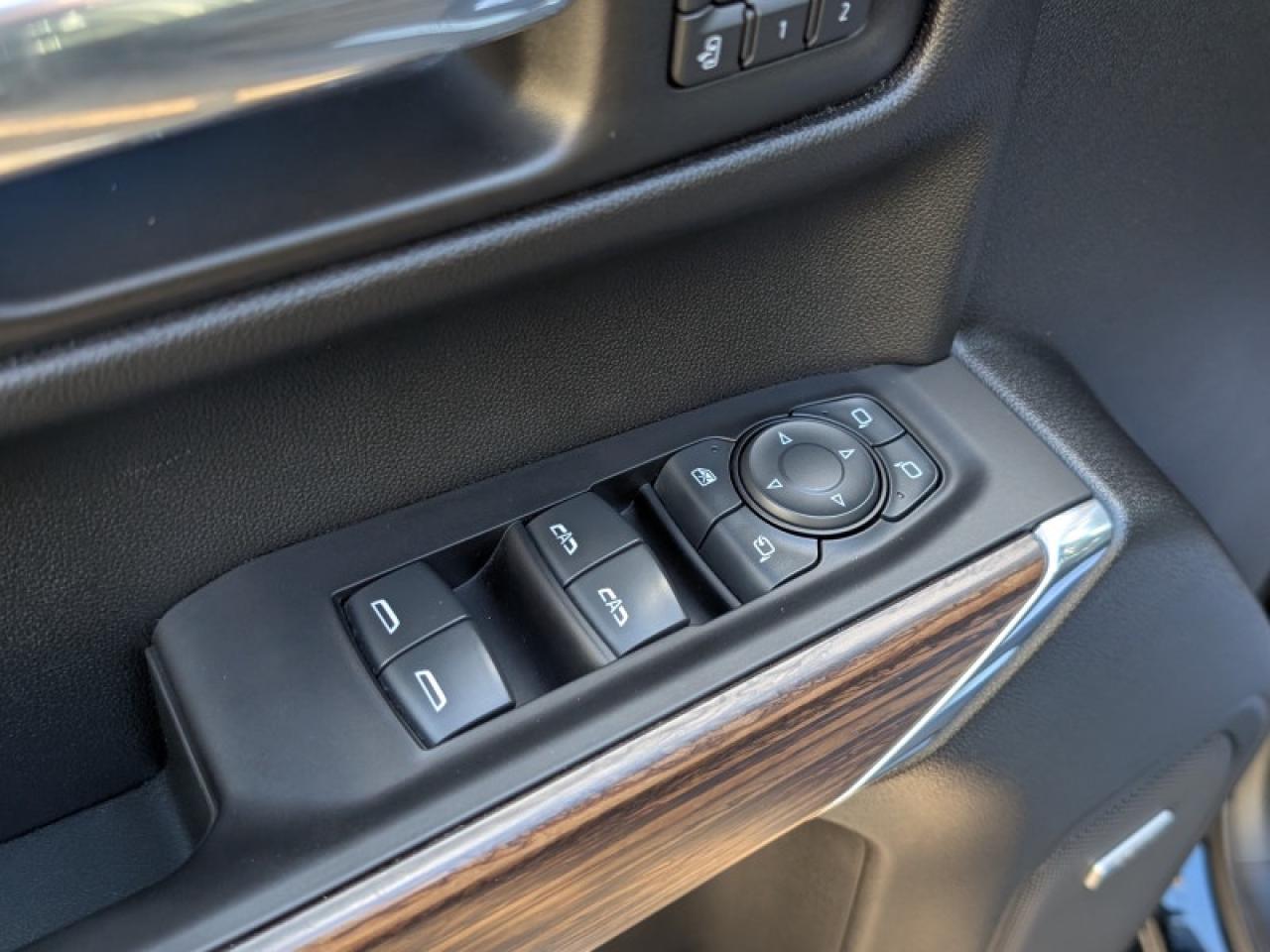 2020 Chevrolet Silverado 1500 High Country  **DELUXE + TECH PKG** Photo