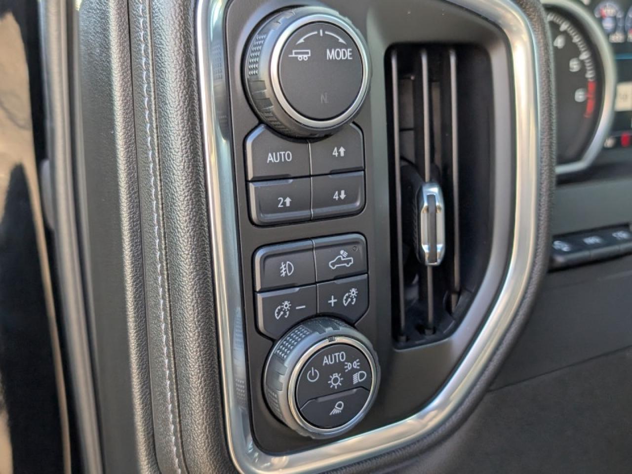 2020 Chevrolet Silverado 1500 High Country  **DELUXE + TECH PKG** Photo