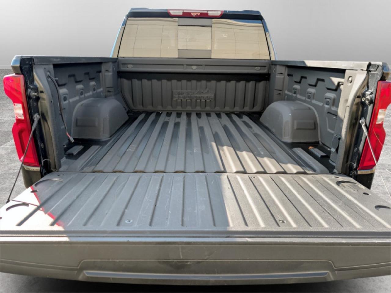 2020 Chevrolet Silverado 1500 High Country  **DELUXE + TECH PKG** Photo