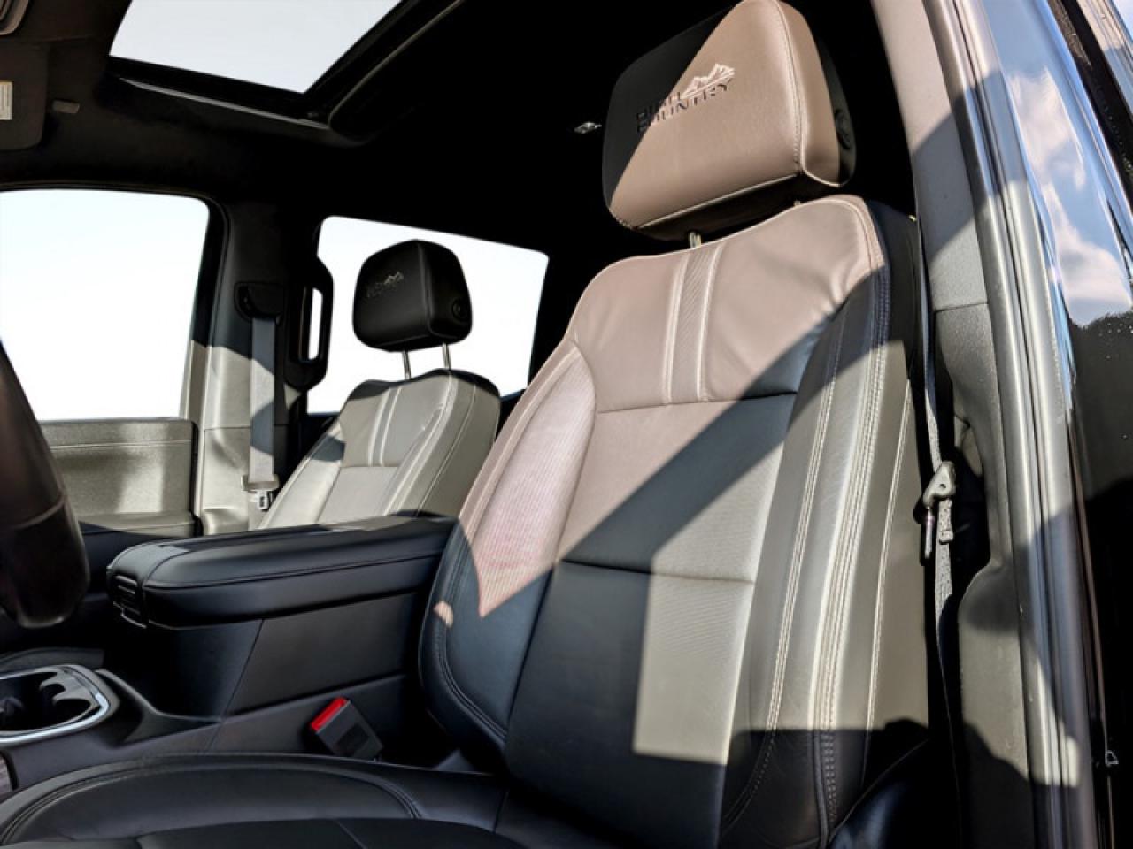 2020 Chevrolet Silverado 1500 High Country  **DELUXE + TECH PKG** Photo