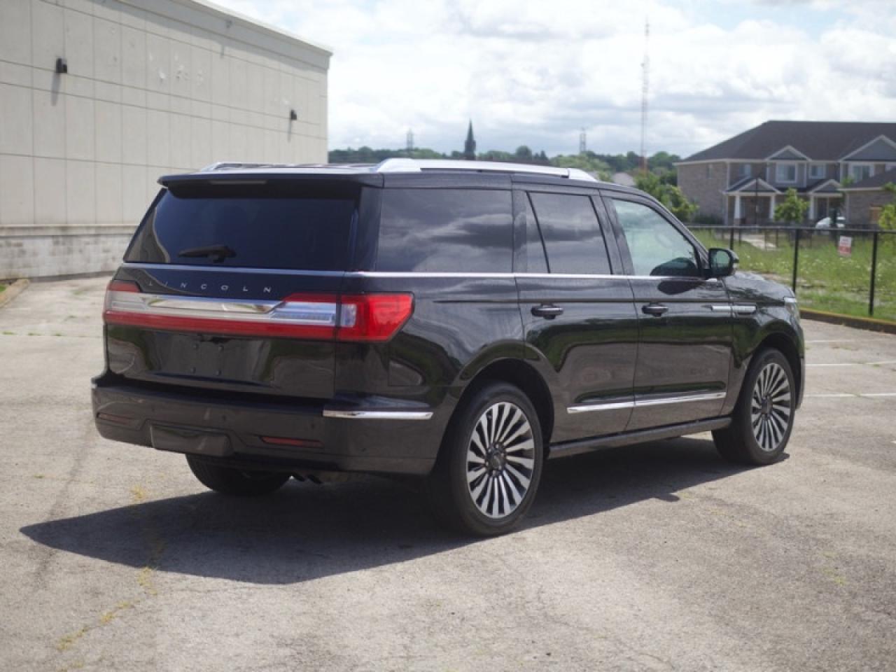 2021 Lincoln Navigator Reserve  **LUXURY PACKAGE** Photo3