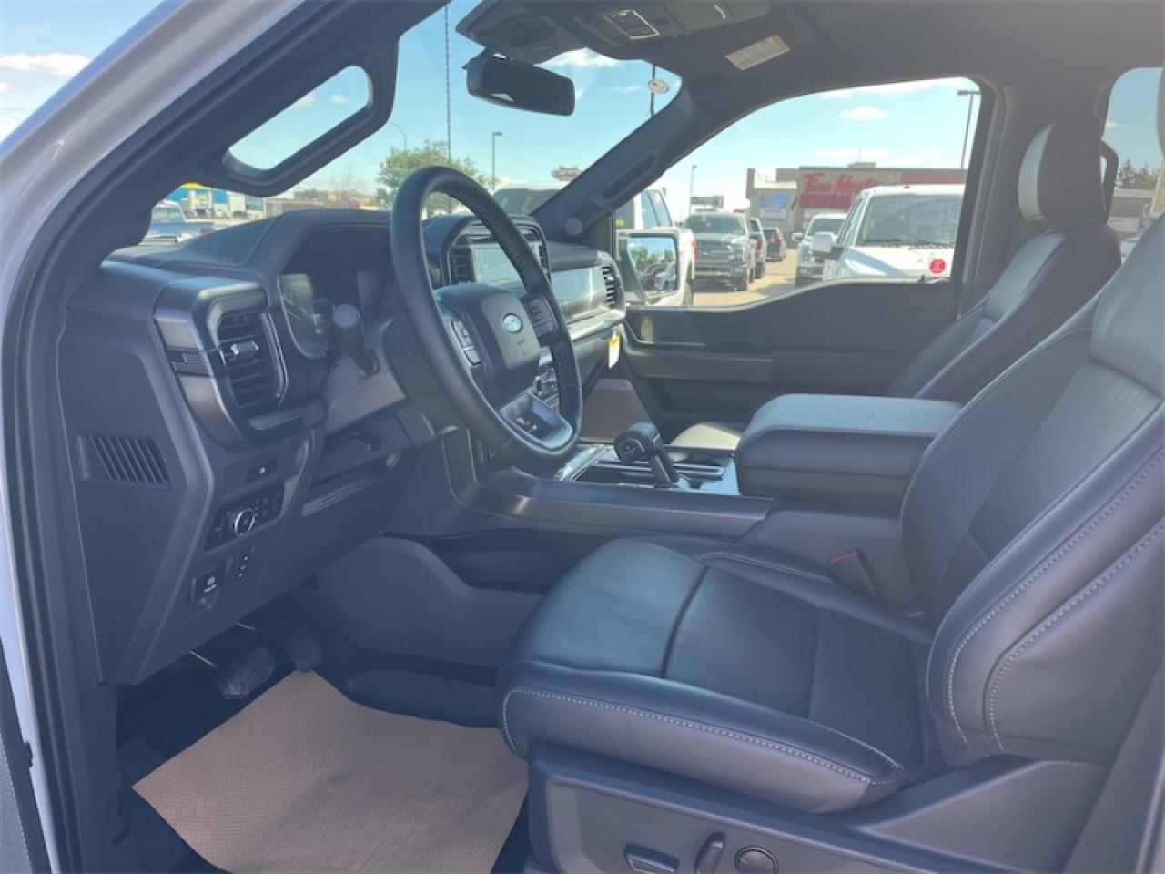 2025 Ford F-150 Lariat  - Tow Package Photo5
