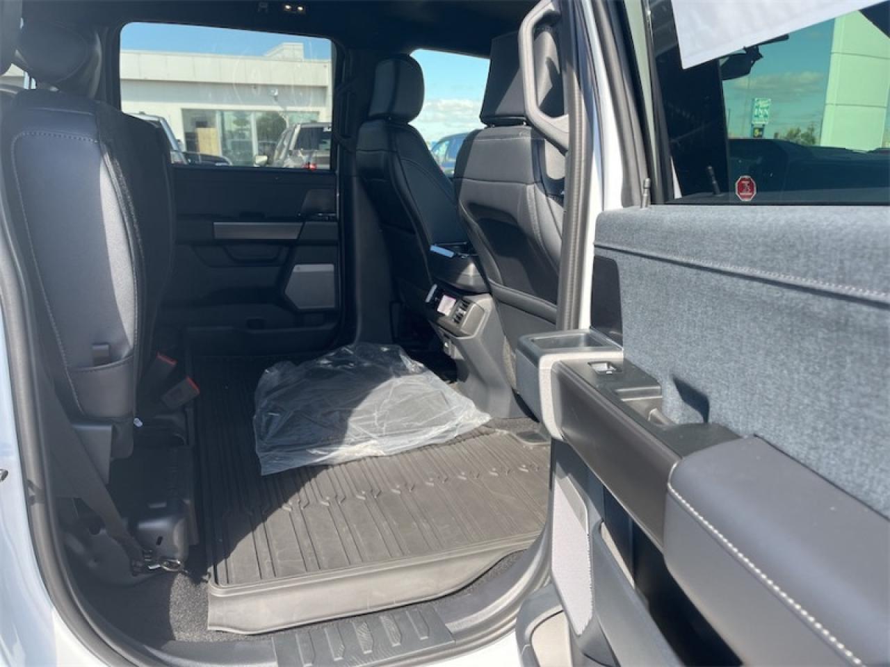 2025 Ford F-150 Lariat  - Tow Package Photo5
