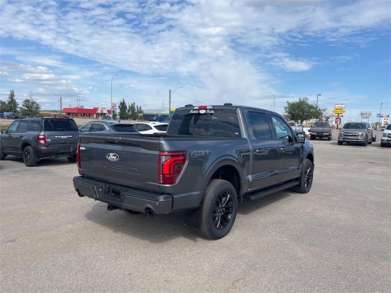 2025 Ford F-150 Lariat  - Tow Package Photo5