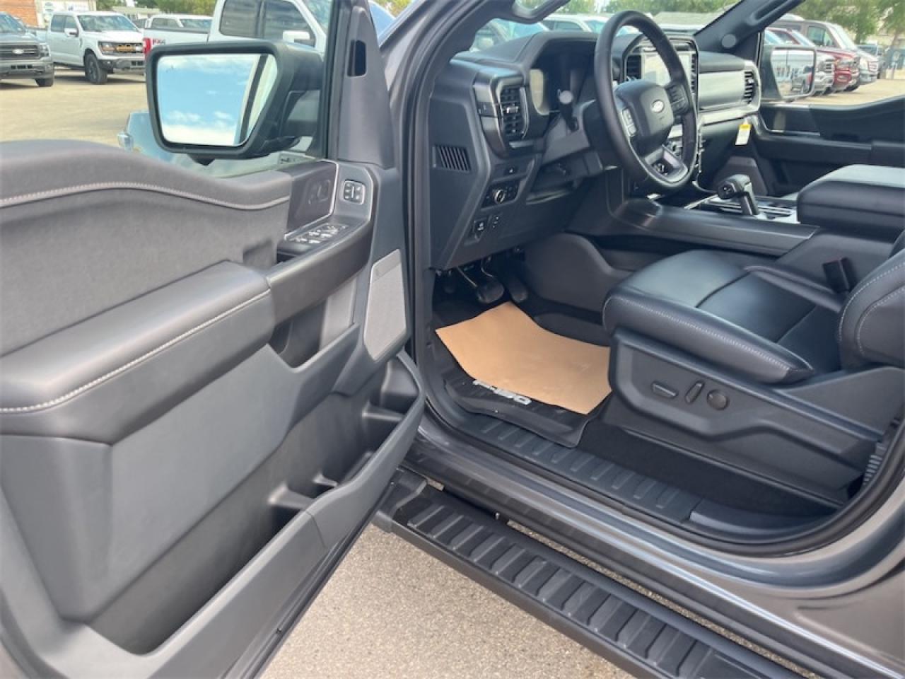 2025 Ford F-150 Lariat  - Tow Package Photo5