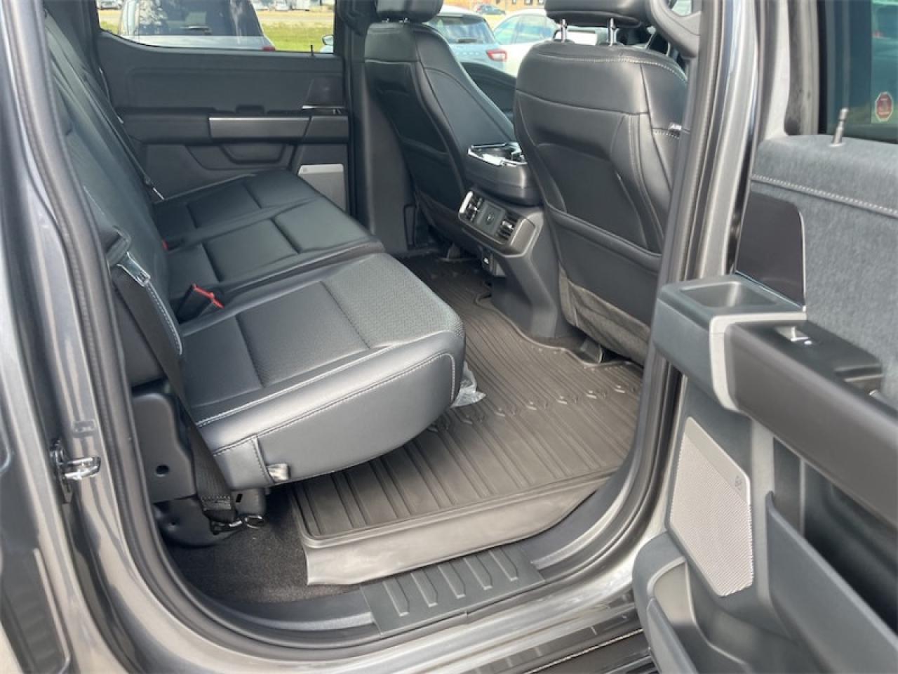 2025 Ford F-150 Lariat  - Tow Package Photo5