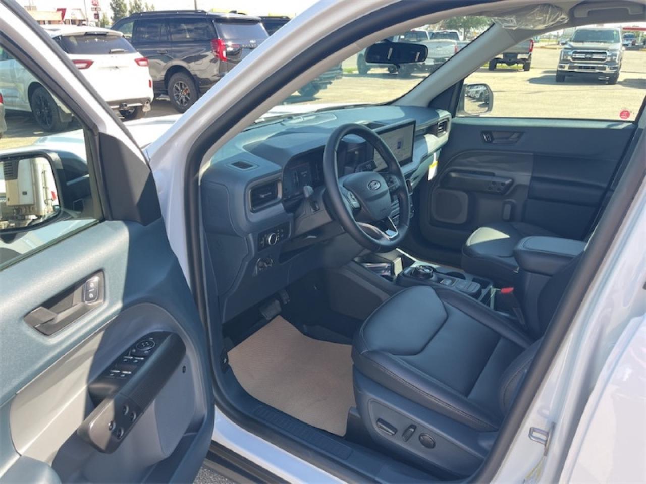 2025 Ford Maverick Lariat  - Heated Seats Photo5