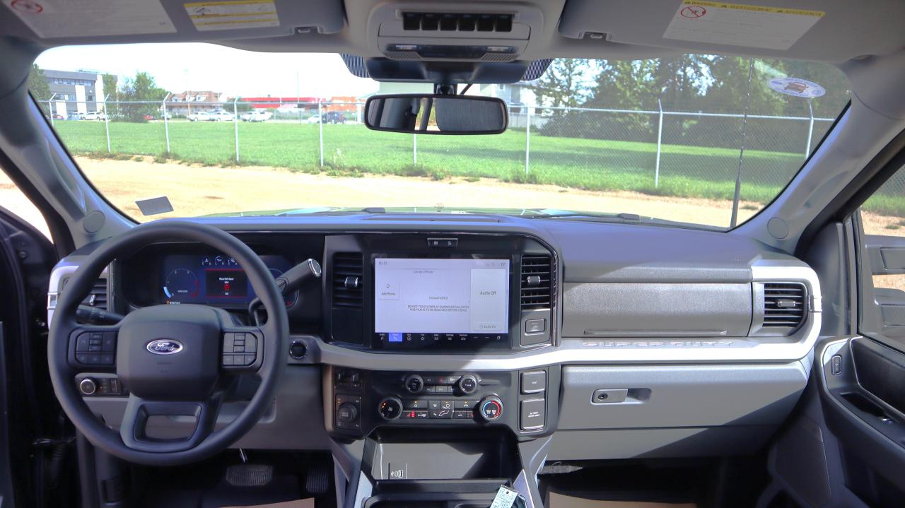 2025 Ford F-350 Super Duty SRW XLT Photo5