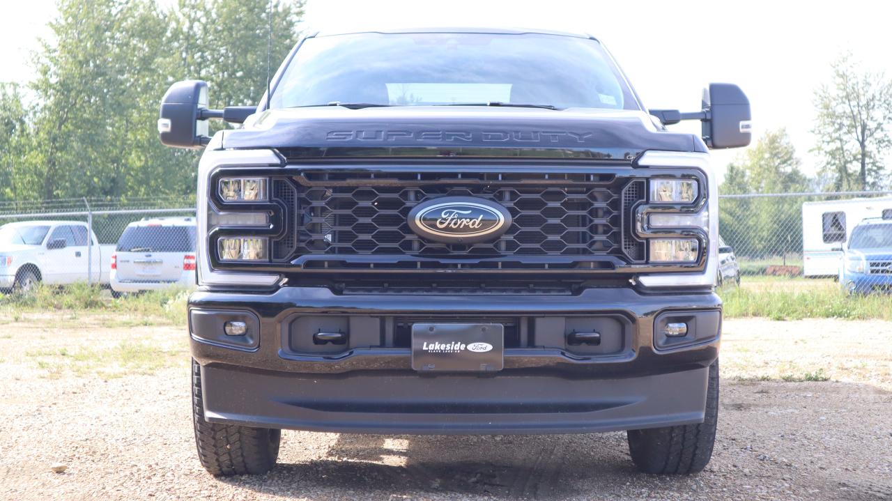 2025 Ford F-350 Super Duty SRW XLT Photo2