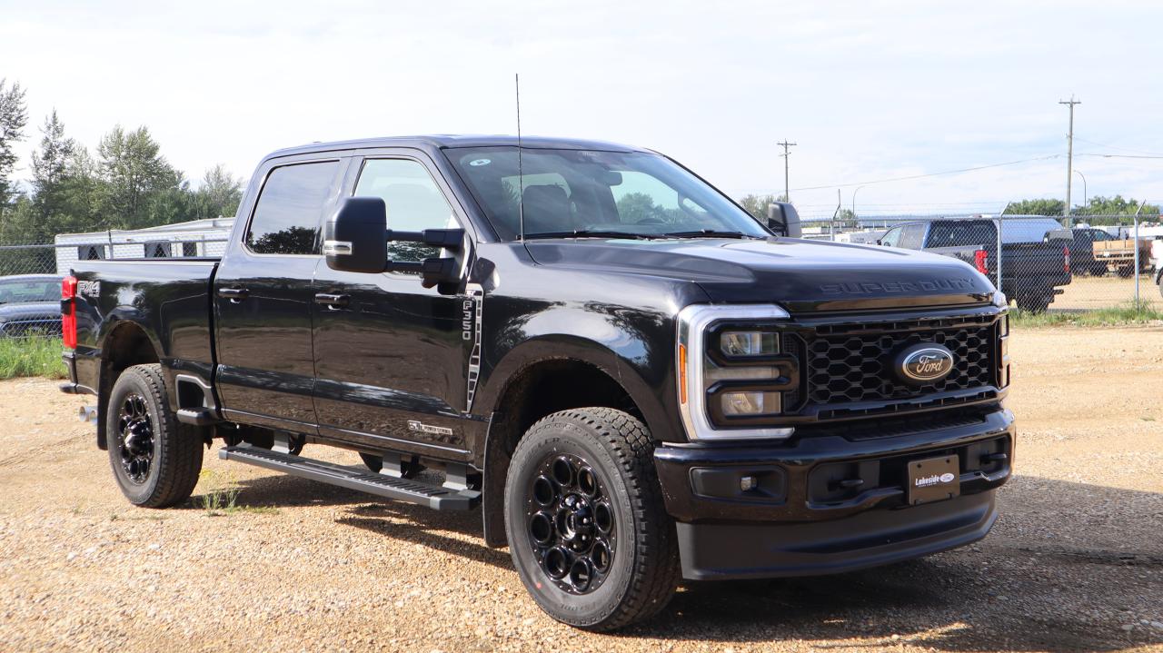 2025 Ford F-350 Super Duty SRW XLT Photo3