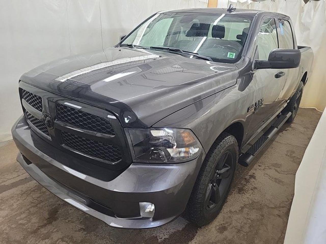 Used 2022 RAM 1500 Classic ExpressCrew 4X4 | 5.7L Hemi | 3.92 Ratio | Trailer Brake Control | Heated Wheel + Seats | and More ! for sale in Guelph, ON