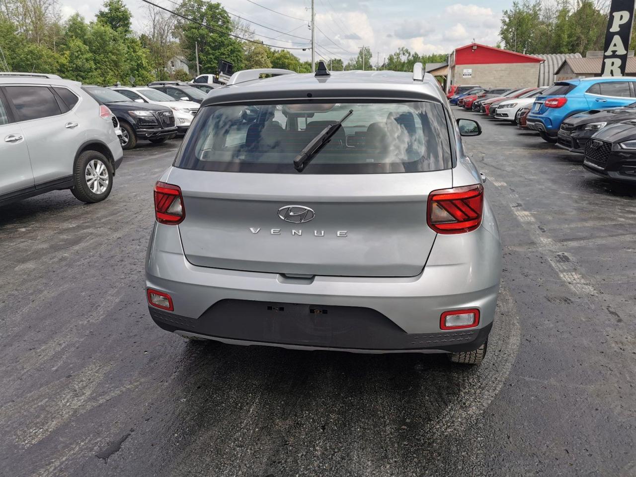 2021 Hyundai Venue SEL - Photo #6