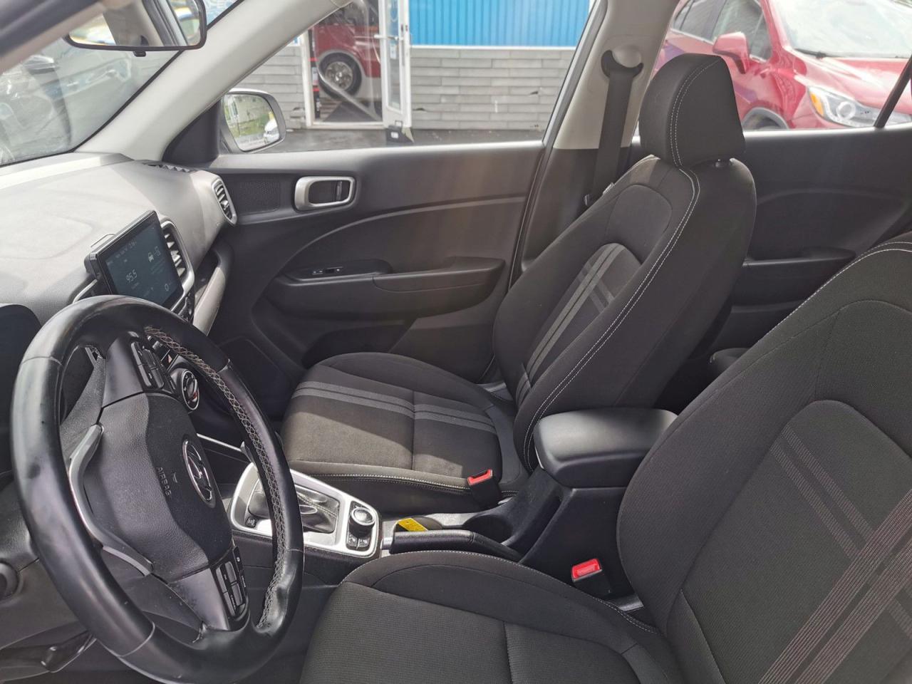 2021 Hyundai Venue SEL - Photo #12