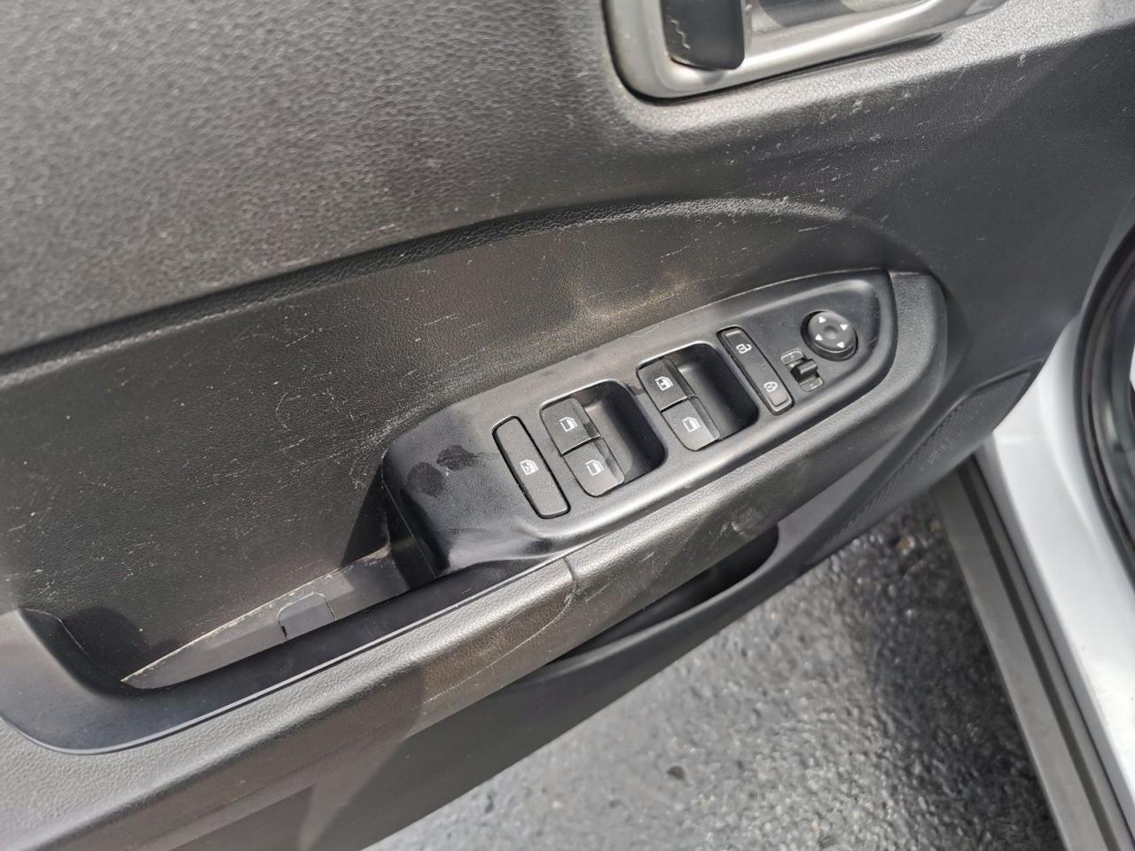 2021 Hyundai Venue SEL - Photo #11