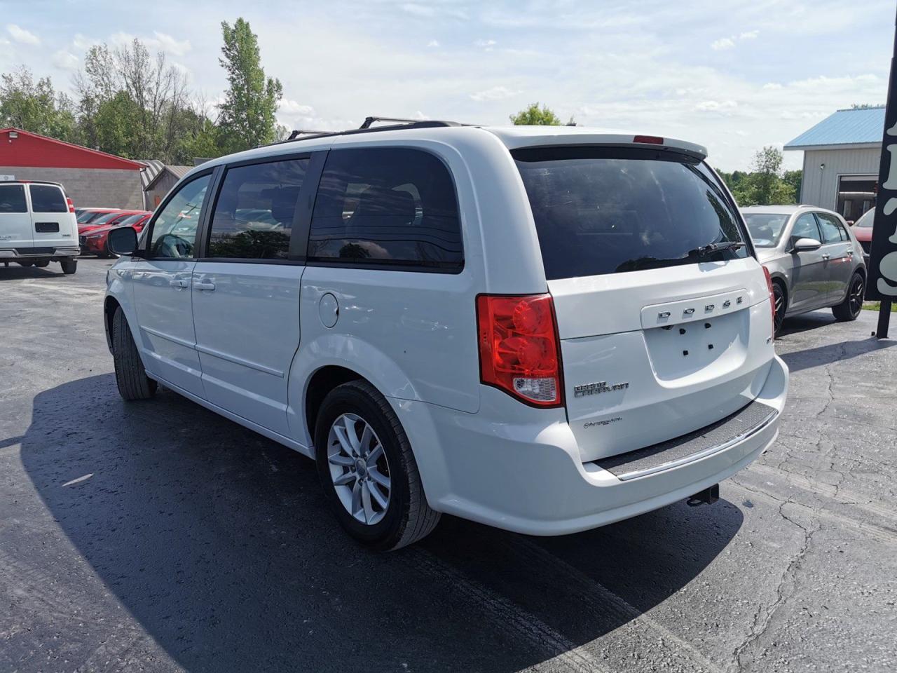 2017 Dodge Grand Caravan SE - Photo #3