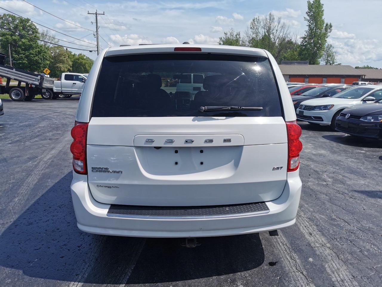 2017 Dodge Grand Caravan SE - Photo #4