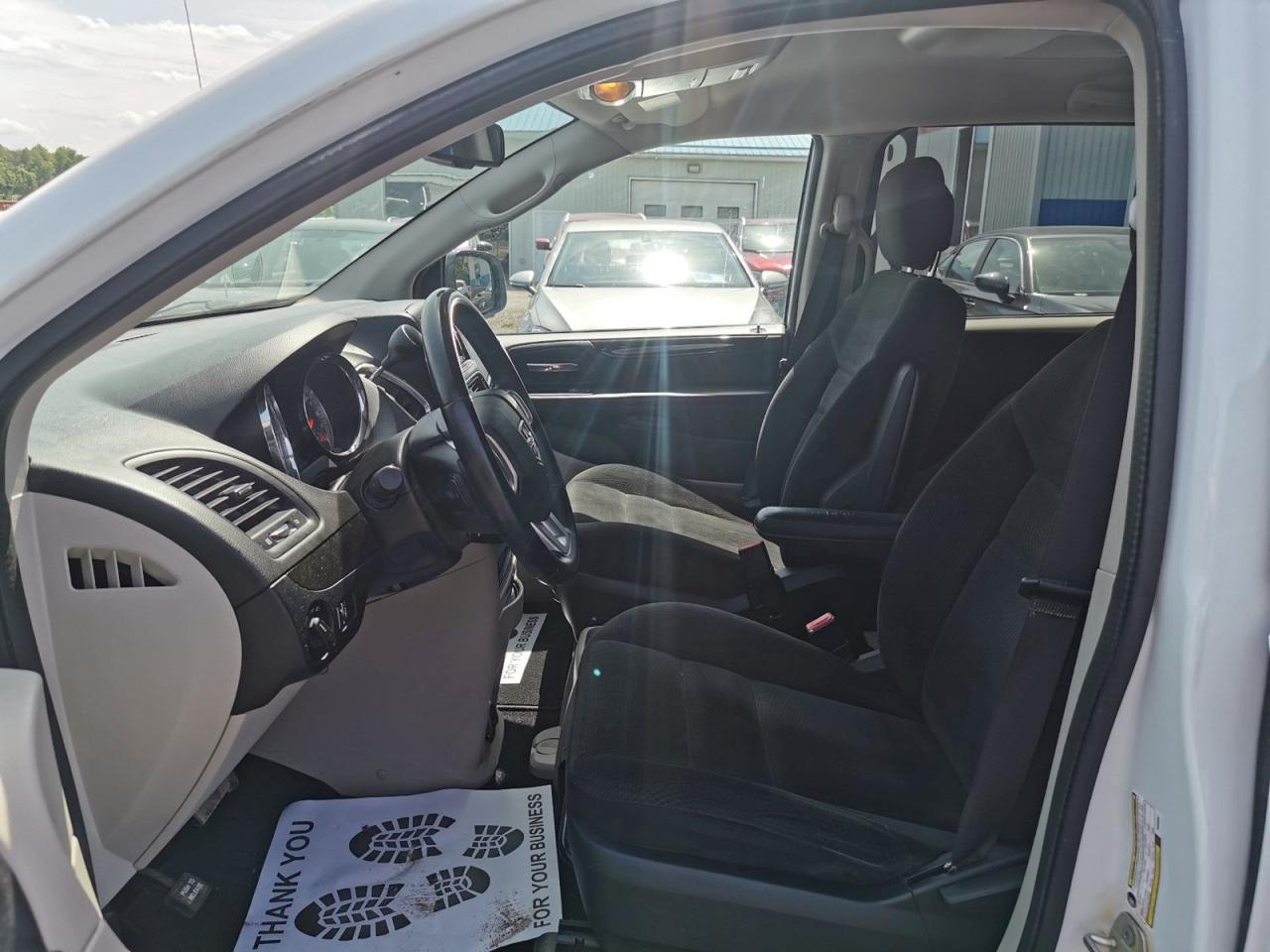 2017 Dodge Grand Caravan SE - Photo #11