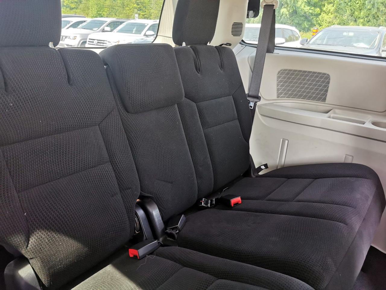 2017 Dodge Grand Caravan SE - Photo #19