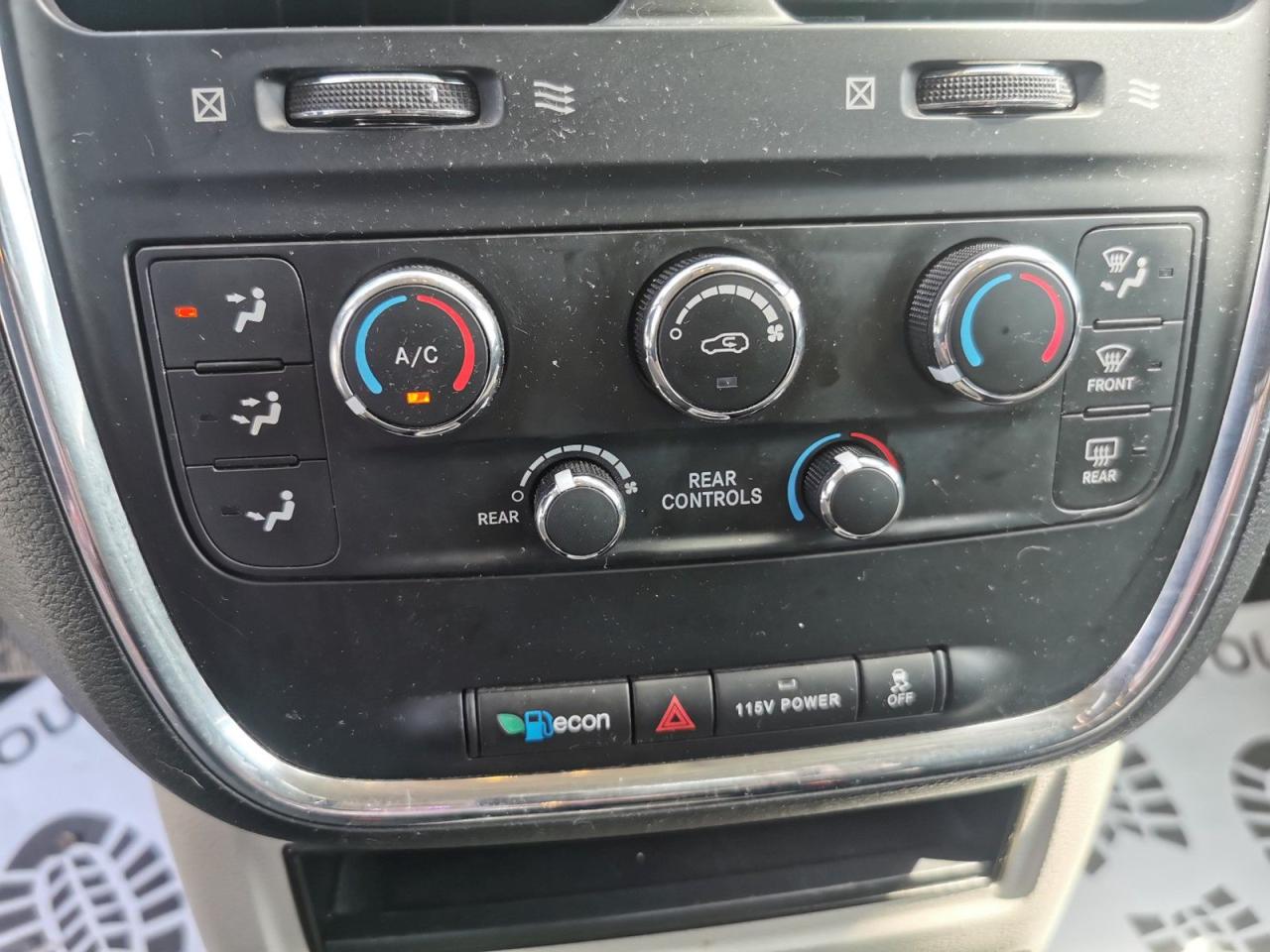 2017 Dodge Grand Caravan SE - Photo #23