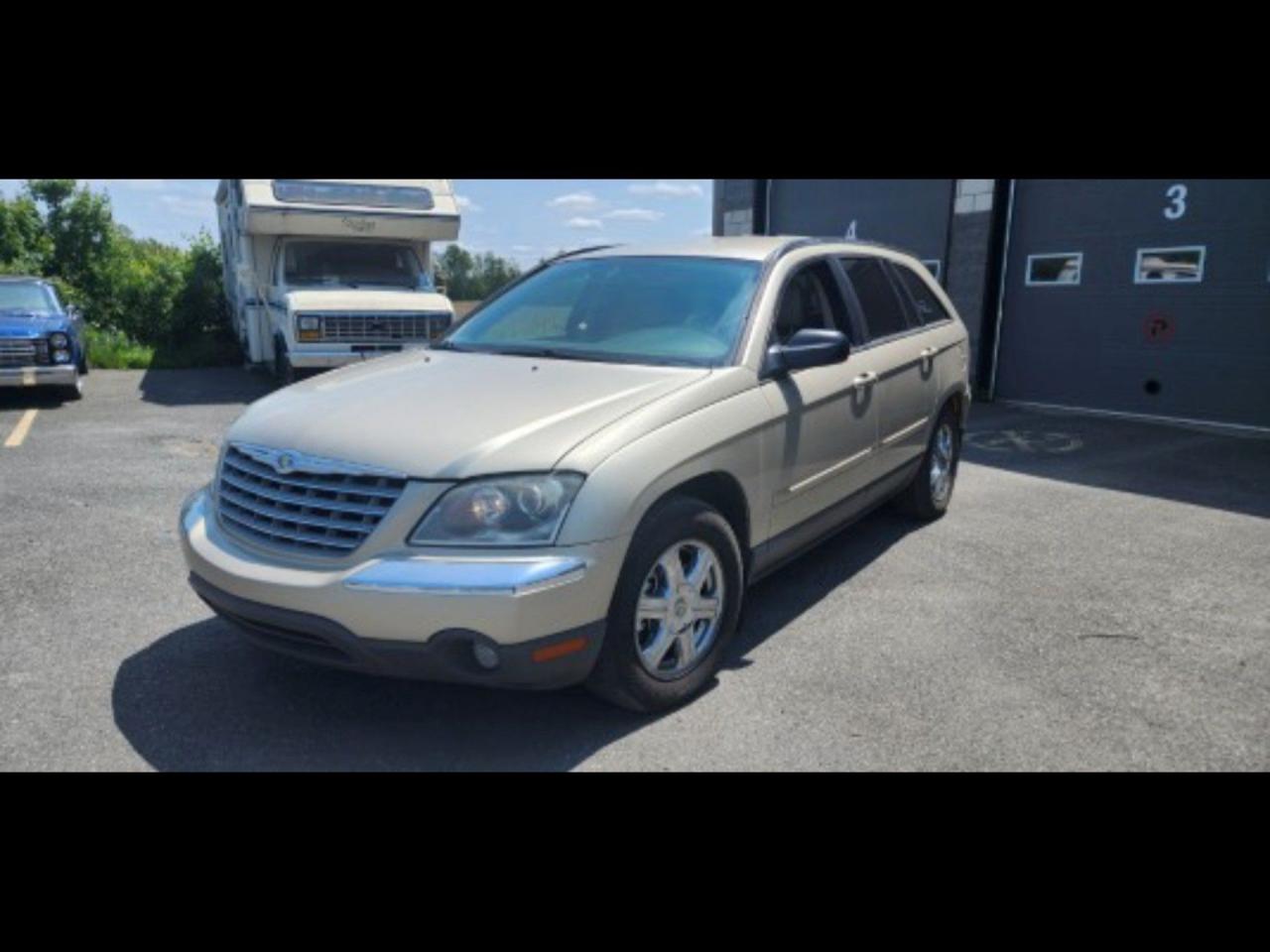 Used 2005 Chrysler Pacifica Touring AWD for sale in Drummondville, QC