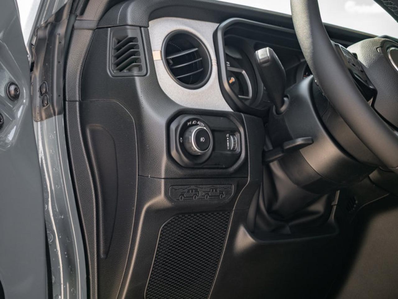 2025 Jeep Wrangler Willys Photo