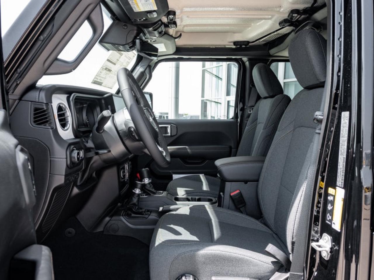 2025 Jeep Wrangler Sahara Photo