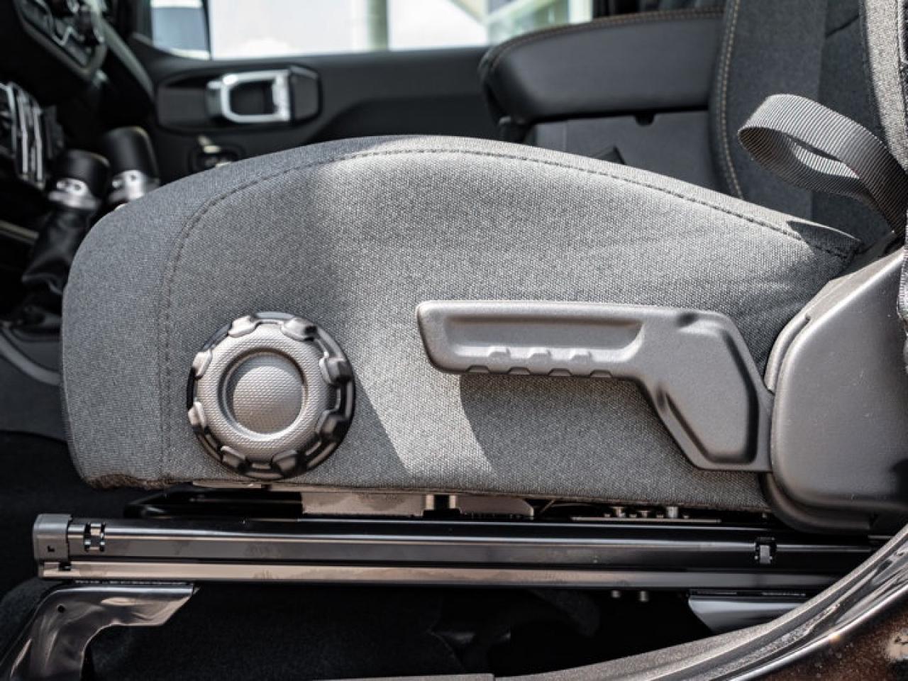 2025 Jeep Wrangler Sahara Photo