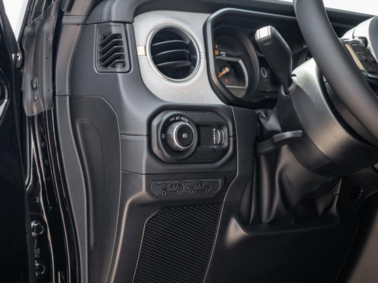 2025 Jeep Wrangler Sahara Photo