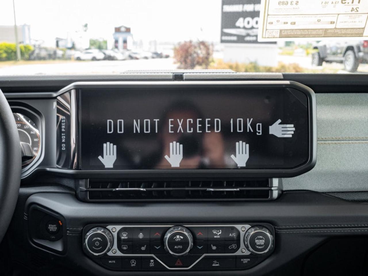 2025 Jeep Wrangler Sahara Photo