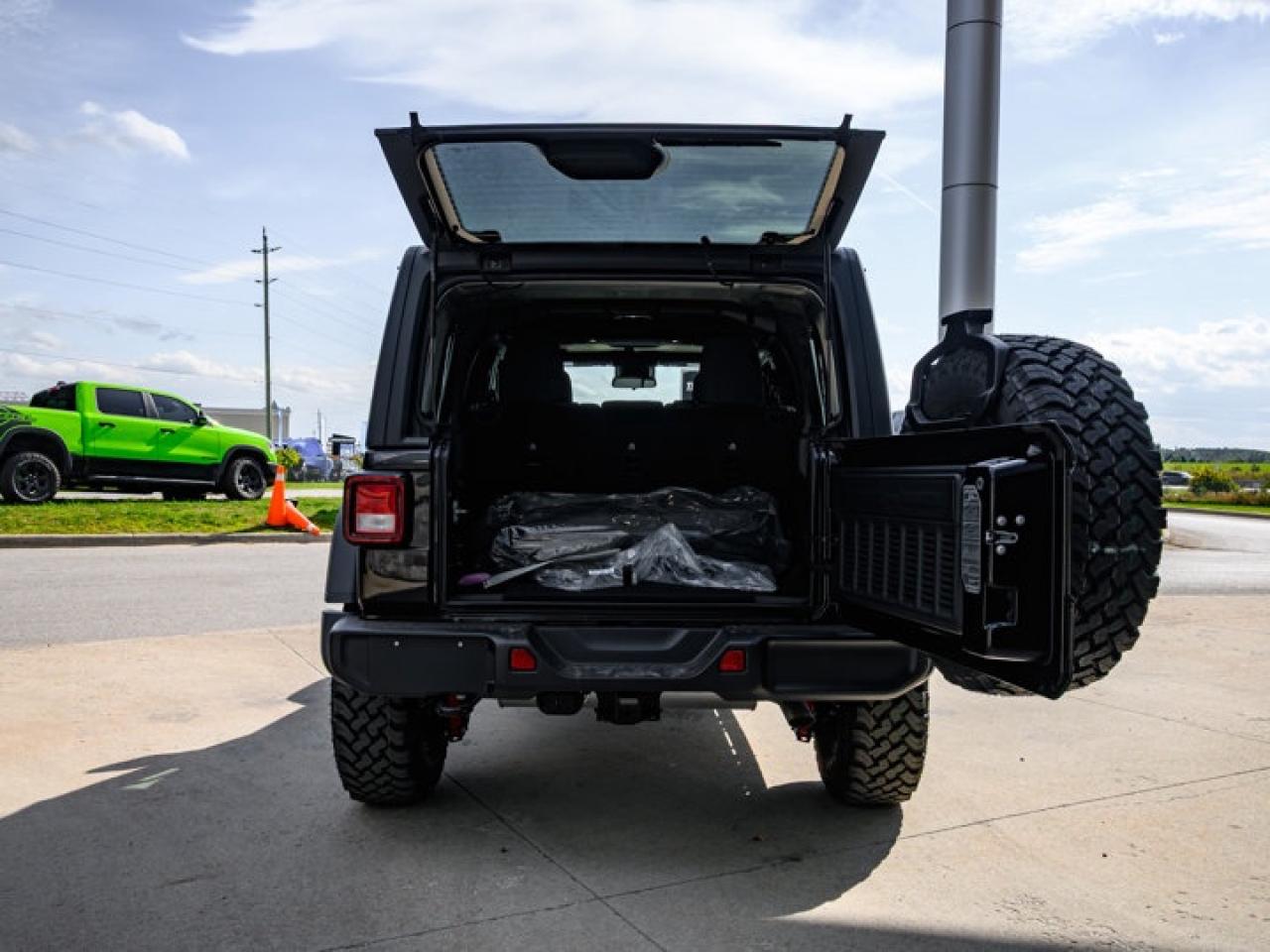 2025 Jeep Wrangler Willys Photo