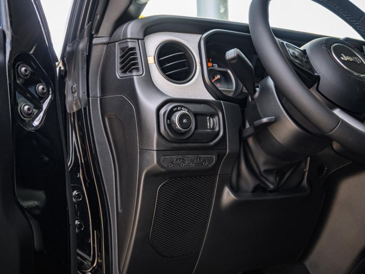 2025 Jeep Wrangler Willys Photo