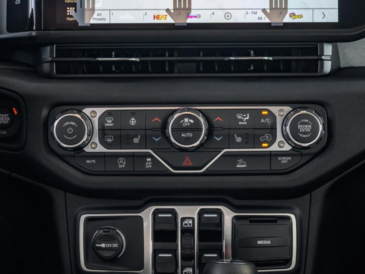 2025 Jeep Wrangler Willys Photo