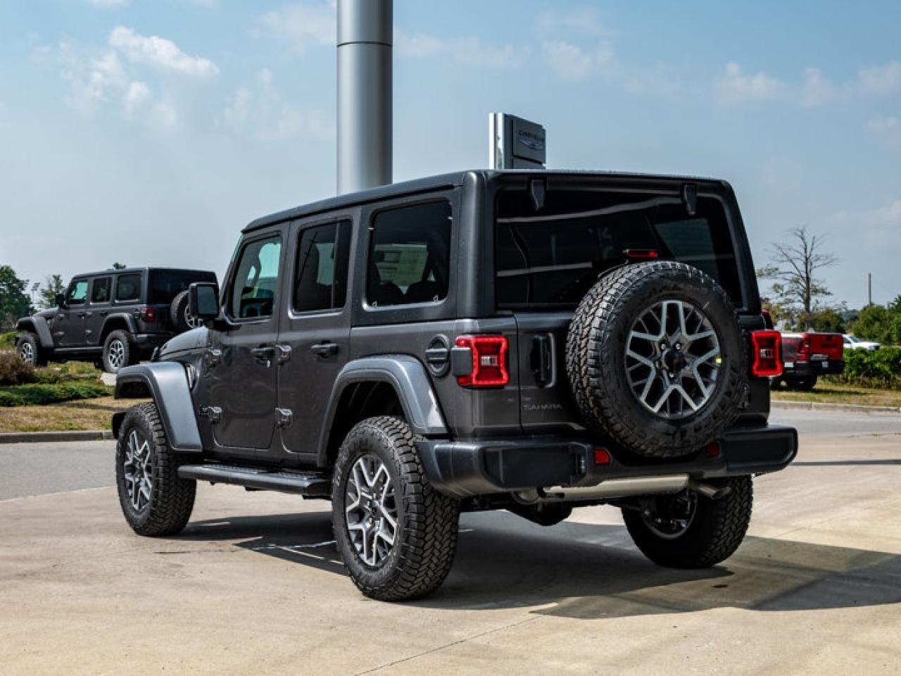 2025 Jeep Wrangler Sahara Photo4