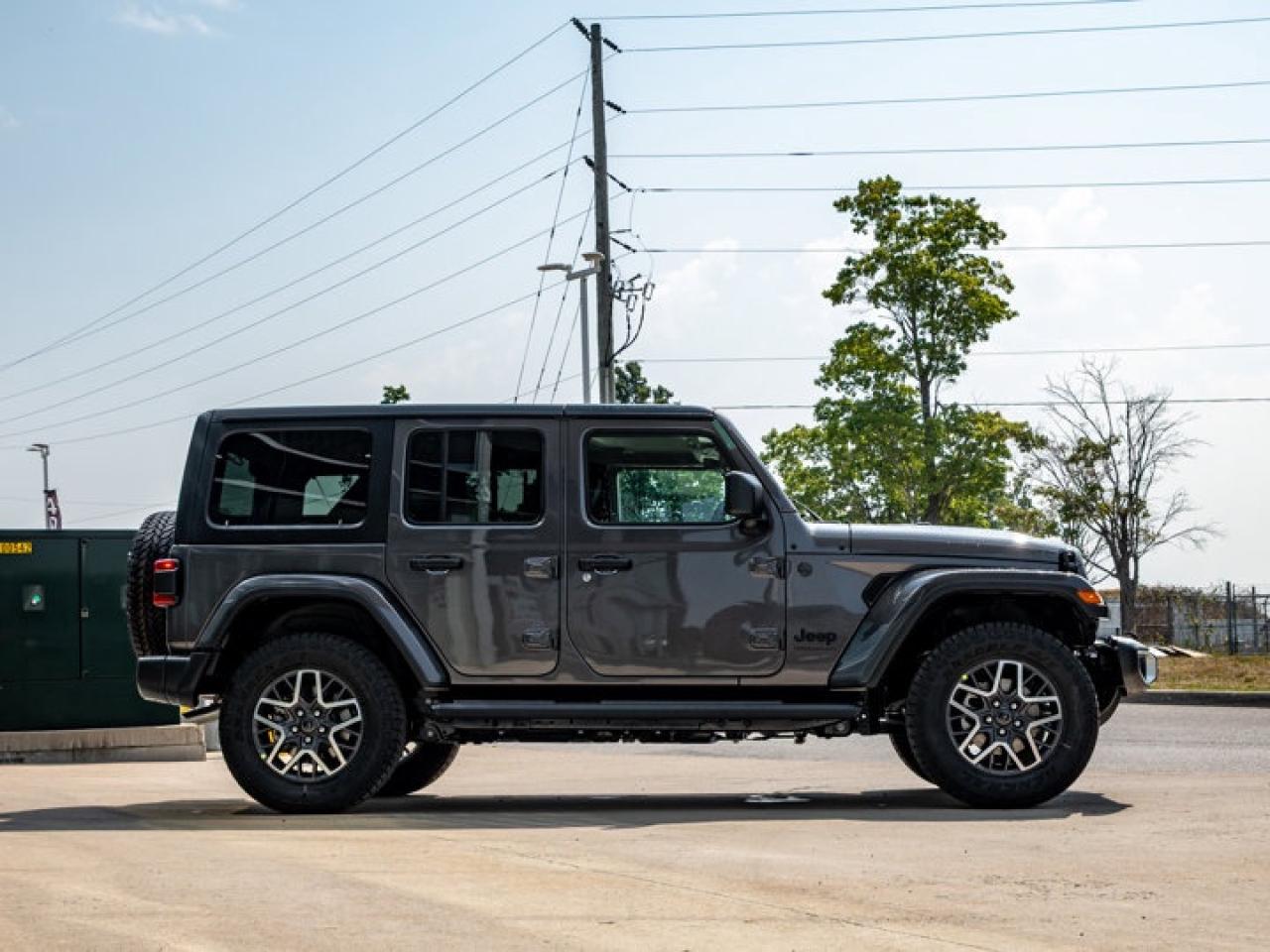 2025 Jeep Wrangler Sahara Photo