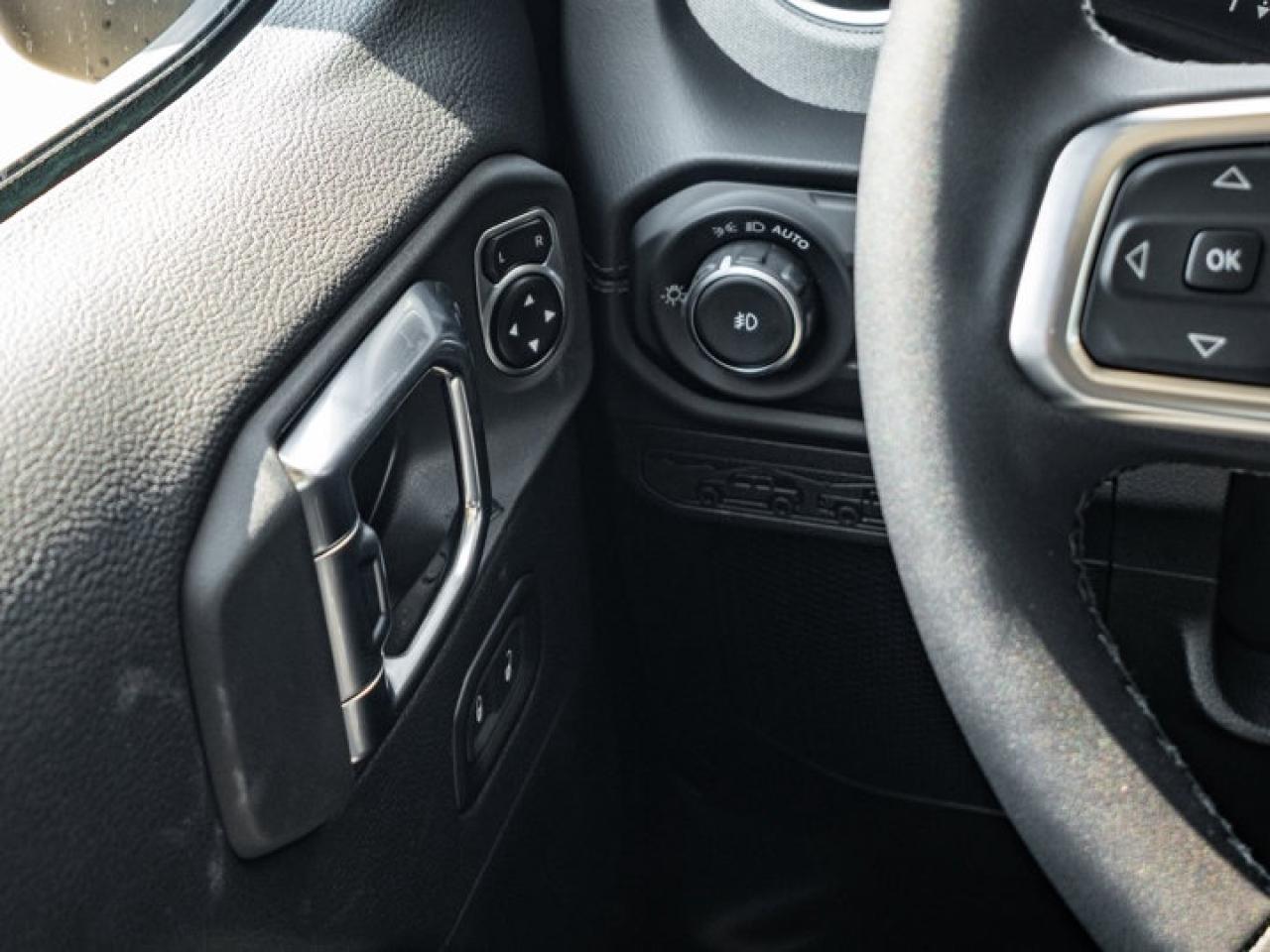 2025 Jeep Wrangler Sahara Photo