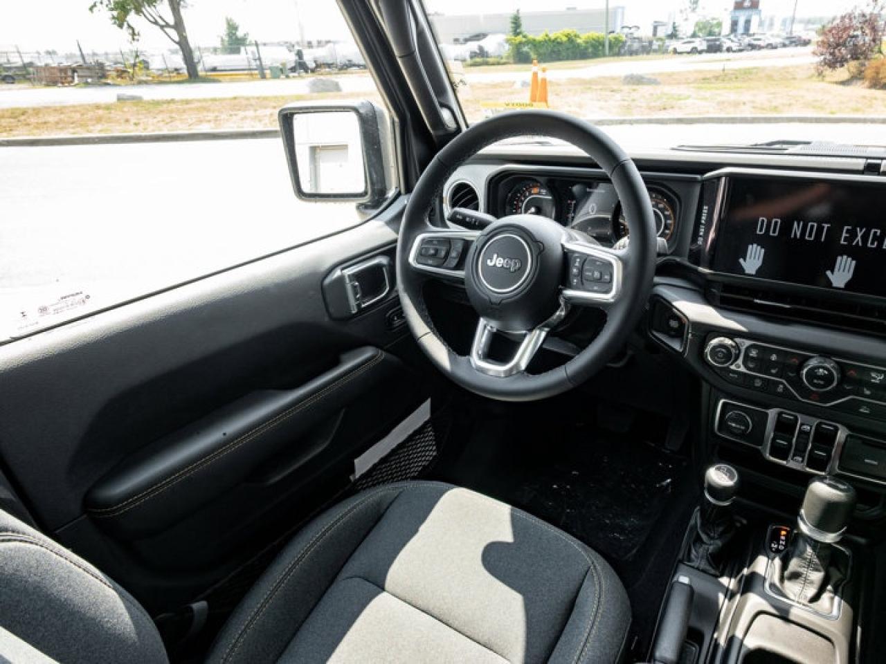 2025 Jeep Wrangler Sahara Photo