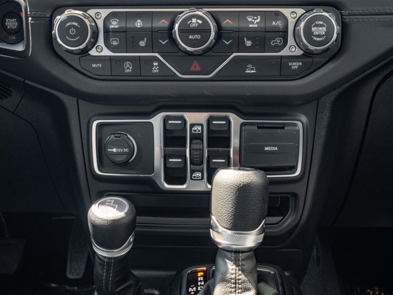 2025 Jeep Wrangler Sahara Photo