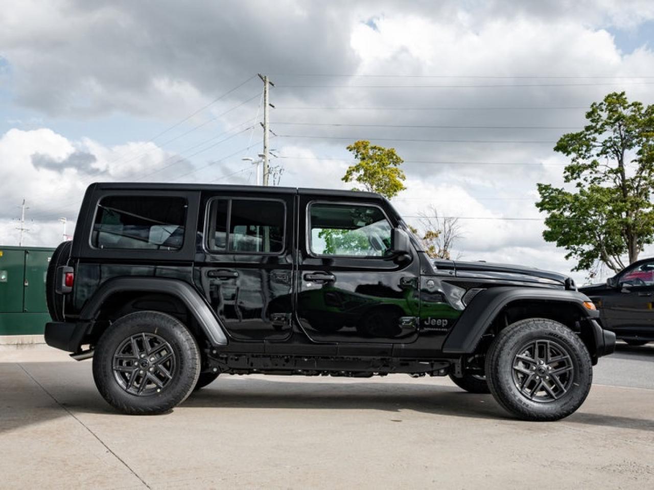 2025 Jeep Wrangler Sport S Photo